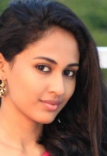 Aparna Vinod-Actress-Pic1